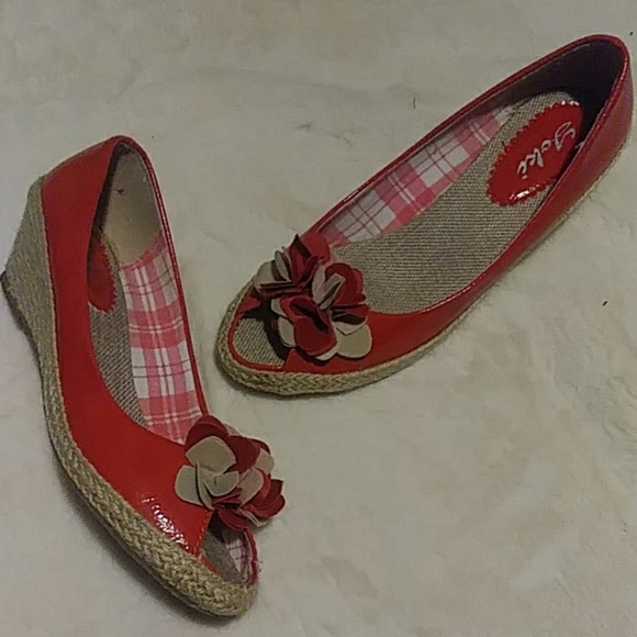 Shoes - Picture 3 of 3